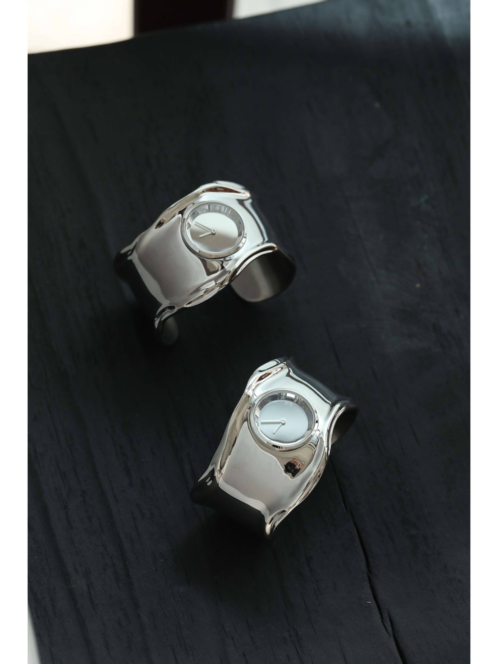 【 ShanHai 】 Desiner Lava Wide Bangle Watch